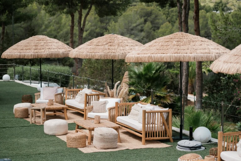 Relaxed seating for a Mallorca wedding