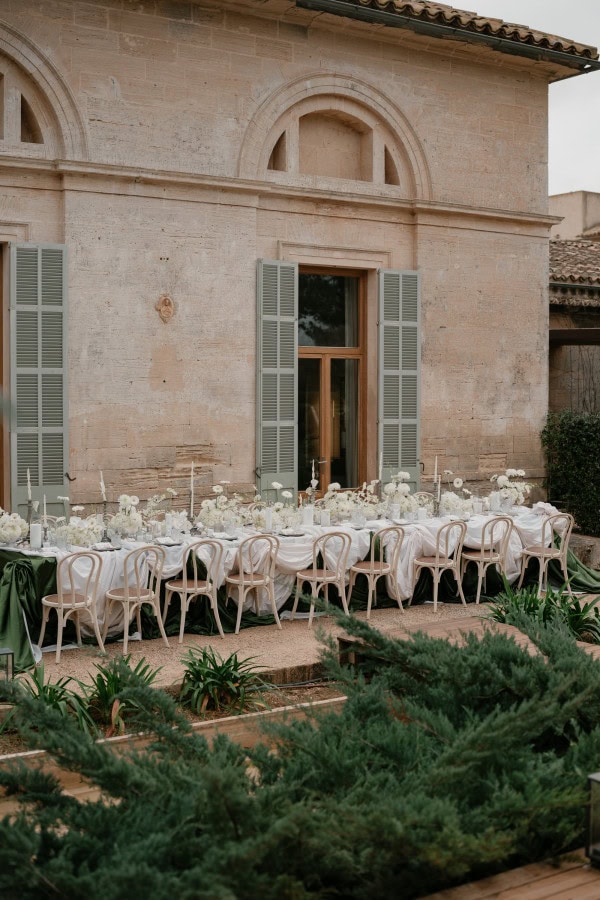 Wedding table in front of Fontsanta Hotel