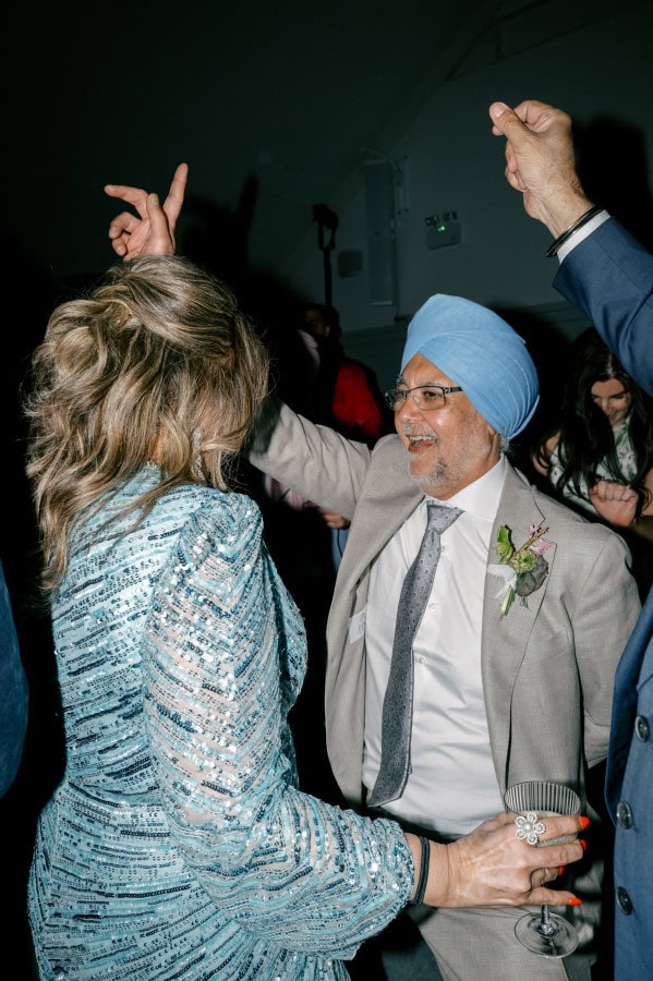 Brides dad dancing on the dance floor